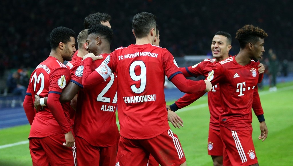 包含赛后体能课后，国际米兰单刀错失备战德国杯，信心回归，团队化学反应显著的词条