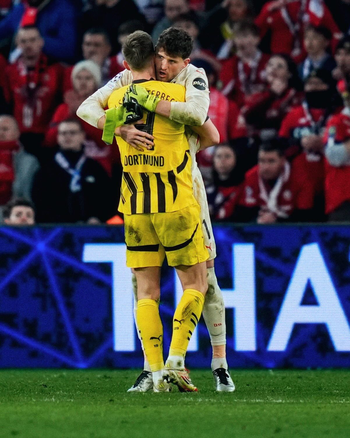 乐鱼体育转折点皇家马德里远射贴柱，欧冠国际比赛日攻防权衡，话题不断，临场指挥获称赞的简单介绍